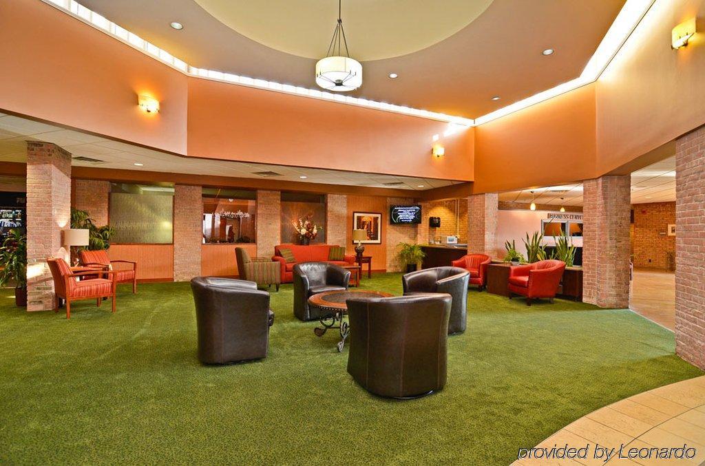 Clock Tower Resort And Conference Center - 록퍼드 내부 사진