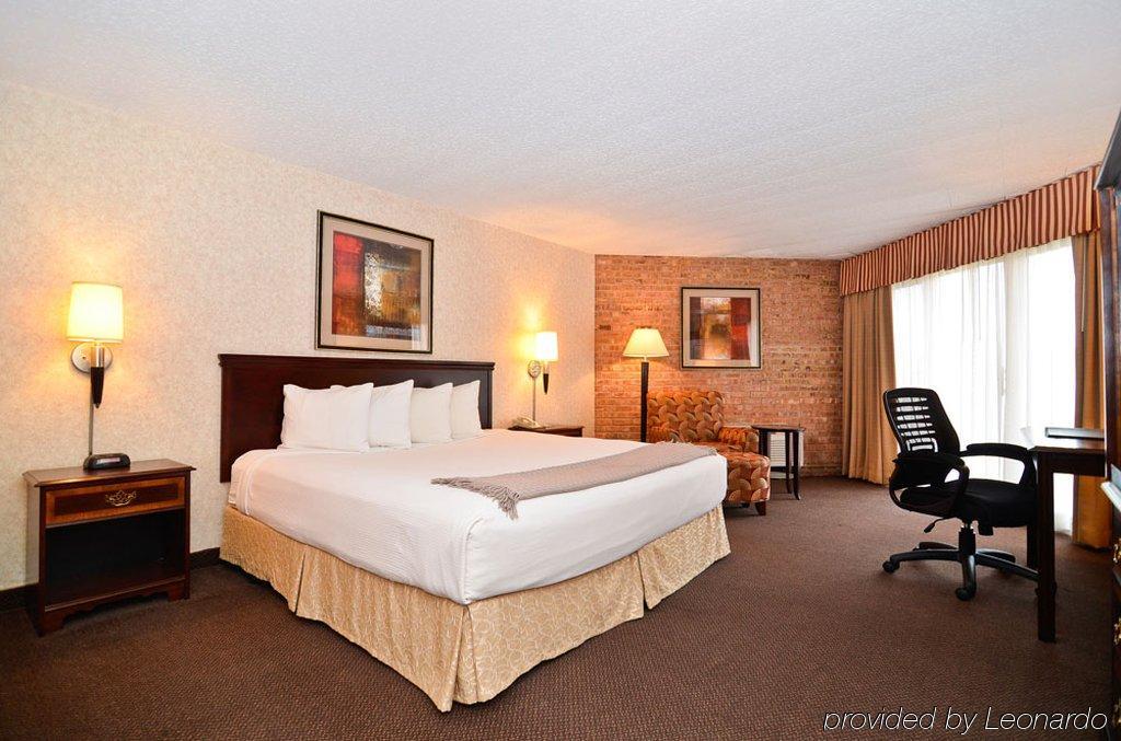 Clock Tower Resort And Conference Center - 록퍼드 객실 사진