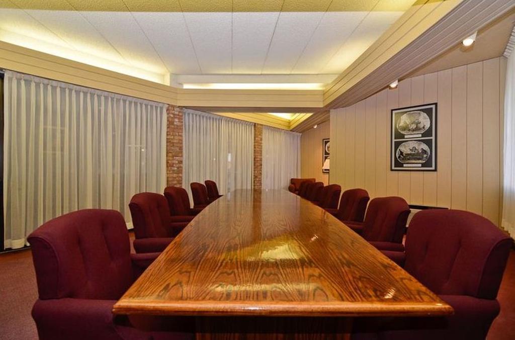 Clock Tower Resort And Conference Center - 록퍼드 사업 사진