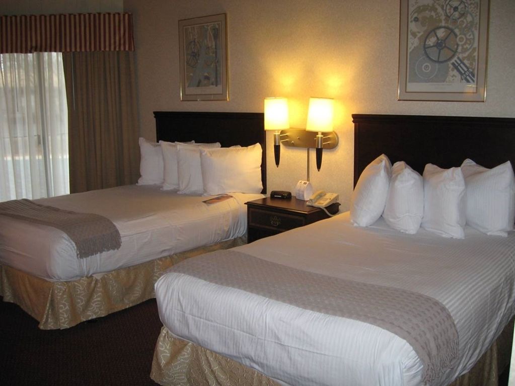 Clock Tower Resort And Conference Center - 록퍼드 객실 사진